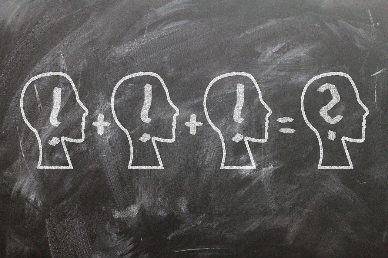 探索诅咒的书写与含义，一种文化现象的解析