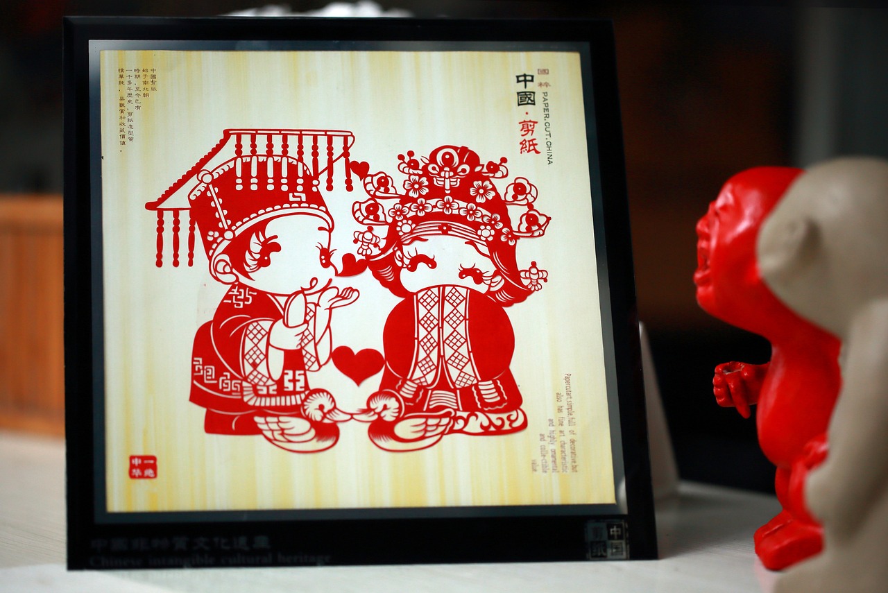 周易起名艺术大师谈中华房氏网——从周易哲学探析姓氏文化与网络平台的完美融合