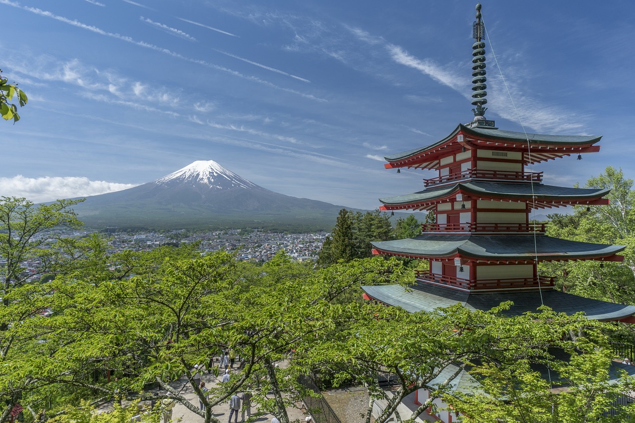 富士山雪顶迟迟不来之谜